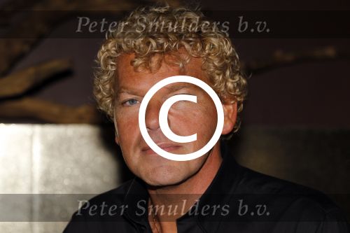 Amsterdam 12 maart 2012
Presentatie boek Heleen v Royen. Ton v Royen met dochter
Peter Smulders bv