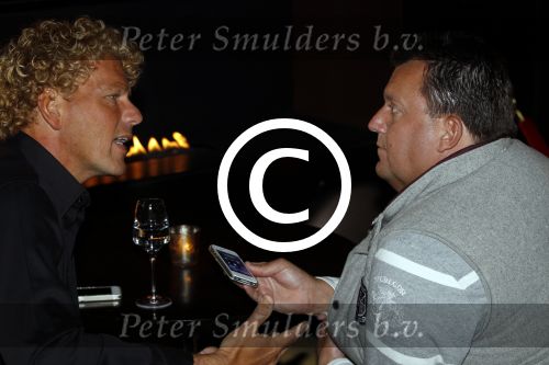 Amsterdam 12 maart 2012
Presentatie boek Heleen v Royen. Ton v Royen met dochter
Peter Smulders bv
