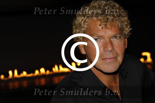 Amsterdam 12 maart 2012
Presentatie boek Heleen v Royen. Ton v Royen met dochter
Peter Smulders bv
