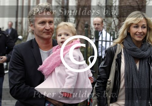 Amsterdam 18 maart 2012
Wendy v Dijk en Erland Galjaard met dochter Lizzy bij de babyshower van Nicolette v Dam.
Peter Smulders bv