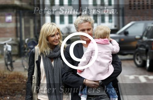 Amsterdam 18 maart 2012
Wendy v Dijk en Erland Galjaard met dochter Lizzy bij de babyshower van Nicolette v Dam.
Peter Smulders bv