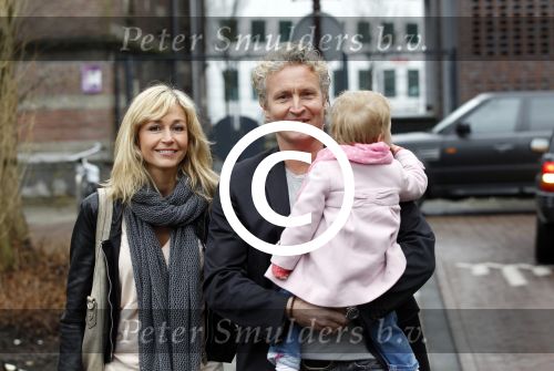Amsterdam 18 maart 2012
Wendy v Dijk en Erland Galjaard met dochter Lizzy bij de babyshower van Nicolette v Dam.
Peter Smulders bv