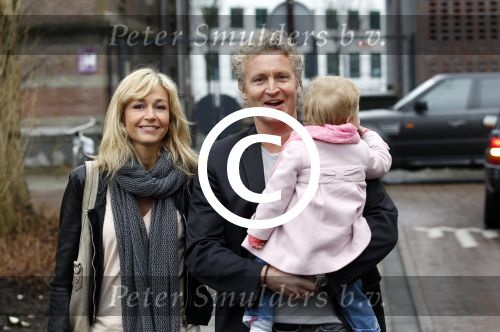 Amsterdam 18 maart 2012
Wendy v Dijk en Erland Galjaard met dochter Lizzy bij de babyshower van Nicolette v Dam.
Peter Smulders bv