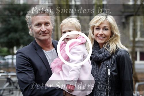 Amsterdam 18 maart 2012
Wendy v Dijk en Erland Galjaard met dochter Lizzy bij de babyshower van Nicolette v Dam.
Peter Smulders bv