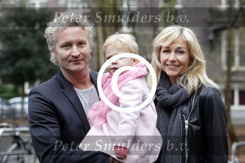 Amsterdam 18 maart 2012
Wendy v Dijk en Erland Galjaard met dochter Lizzy bij de babyshower van Nicolette v Dam.
Peter Smulders bv