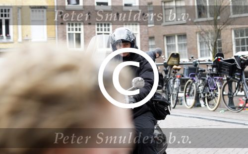 Amsterdam 17 maart 2012
Willem holleeder op vespa scooter in Amsterdam. Het zijn de eerste foto\'s in Amsterdam na zijn vrijlating.
Fototo\'s Edwin Smulders/Ferry de Kok