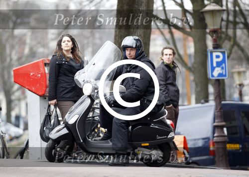 Amsterdam 17 maart 2012
Willem holleeder op vespa scooter in Amsterdam. Het zijn de eerste foto\'s in Amsterdam na zijn vrijlating.
Fototo\'s Edwin Smulders/Ferry de Kok