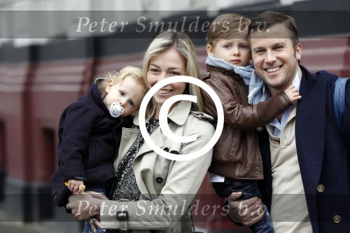 Amsterdam 18 maart 2012
Babyshower Nicolette v Dam en Bas Smit bij Artis. Winston Gerschtanowitz met Renate Verbaan en kinderen
Peter Smulders bv