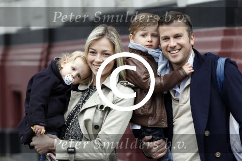 Amsterdam 18 maart 2012
Babyshower Nicolette v Dam en Bas Smit bij Artis. Winston Gerschtanowitz met Renate Verbaan en kinderen
Peter Smulders bv