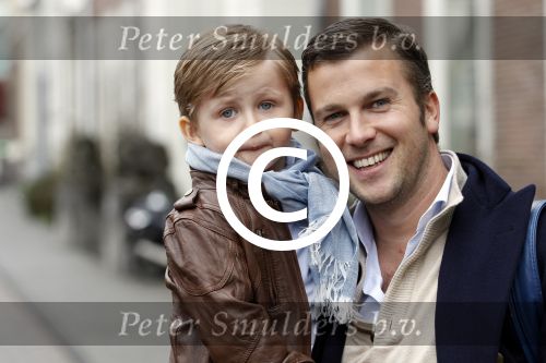 Amsterdam 18 maart 2012
Babyshower Nicolette v Dam en Bas Smit bij Artis. Winston Gerschtanowitz met Renate Verbaan en kinderen
Peter Smulders bv