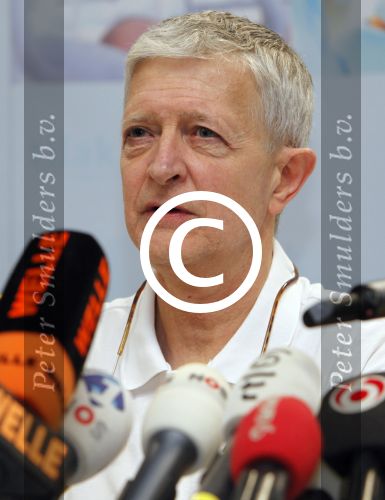 Innsbruck 24 februari 2012
Dr Wolfgang Koller geeft persconferentie over gezondheidstoestand Prins Friso.
Peter Smulders bv