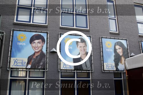 Hilversum 31 januari 2012
Presentatie van het nieuwe tros programma Nick tegen Simon gepresenteerd door Katja Schuurman. Foto van Yolanthe Sneijder Cabau aan de muur bij de tros
Peter Smulders bv