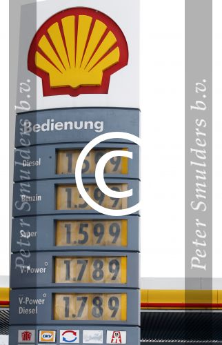 Innsbruck 20 februari 2012
In oostenrijk zijn de bezine en diesel prijzen bij shell hetzelfde.
Peter Smulders bv