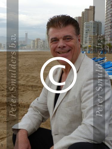 Benidorm, 7 Maart 2013
Andy de Wit ( Ad v d Hurk) voor en optreden in Cafe Rest. 
De Blauwe Walvis
Foto Peter Smulders BV
