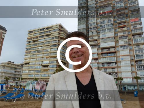Benidorm, 7 Maart 2013
Andy de Wit ( Ad v d Hurk) voor en optreden in Cafe Rest. 
De Blauwe Walvis
Foto Peter Smulders BV