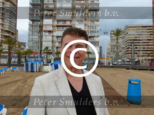 Benidorm, 7 Maart 2013
Andy de Wit ( Ad v d Hurk) voor en optreden in Cafe Rest. 
De Blauwe Walvis
Foto Peter Smulders BV