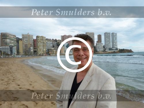 Benidorm, 7 Maart 2013
Andy de Wit ( Ad v d Hurk) voor en optreden in Cafe Rest. 
De Blauwe Walvis
Foto Peter Smulders BV