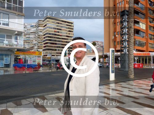 Benidorm, 7 Maart 2013
Andy de Wit ( Ad v d Hurk) voor en optreden in Cafe Rest. 
De Blauwe Walvis
Foto Peter Smulders BV