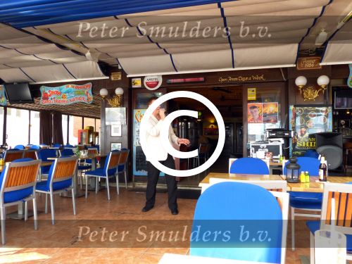 Benidorm, 7 Maart 2013
Andy de Wit ( Ad v d Hurk) voor en optreden in Cafe Rest. 
De Blauwe Walvis
Foto Peter Smulders BV