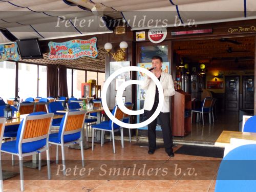 Benidorm, 7 Maart 2013
Andy de Wit ( Ad v d Hurk) voor en optreden in Cafe Rest. 
De Blauwe Walvis
Foto Peter Smulders BV