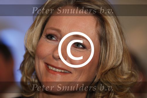 Utrecht 15 maart 2013
Frans Bauer Andre v Duin Antoinette Hertsenberg en Erica Terpstra leggen de eerste steen daar waar het nieuwe Kika kinderziekenhuis moet komen.
Peter Smulders bv