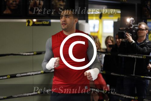 Oostzaan 11 maart 2013
Persconferentie en training Badr Hari bij Mike\'s gym.
Peter Smulders bv