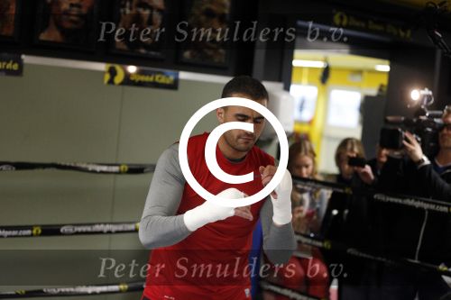 Oostzaan 11 maart 2013
Persconferentie en training Badr Hari bij Mike\'s gym.
Peter Smulders bv