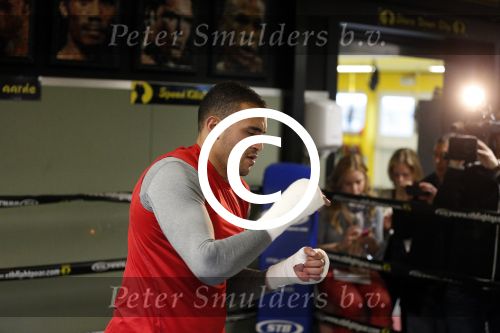 Oostzaan 11 maart 2013
Persconferentie en training Badr Hari bij Mike\'s gym.
Peter Smulders bv