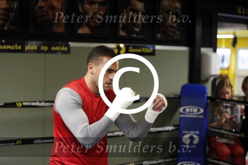 Oostzaan 11 maart 2013
Persconferentie en training Badr Hari bij Mike\'s gym.
Peter Smulders bv