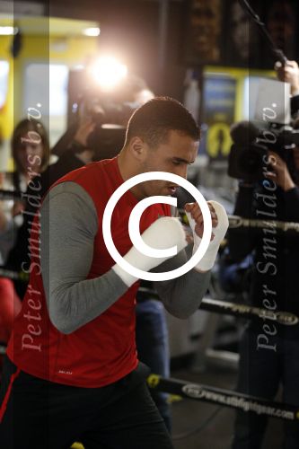 Oostzaan 11 maart 2013
Persconferentie en training Badr Hari bij Mike\'s gym.
Peter Smulders bv