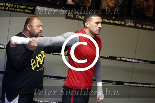 Oostzaan 11 maart 2013
Persconferentie en training Badr Hari bij Mike\'s gym.
Peter Smulders bv