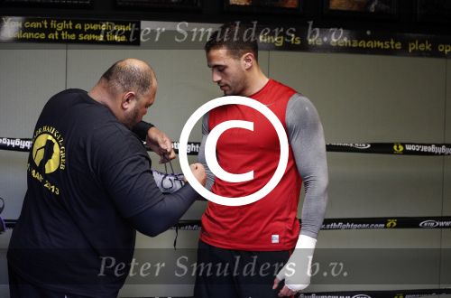 Oostzaan 11 maart 2013
Persconferentie en training Badr Hari bij Mike\'s gym.
Peter Smulders bv