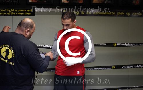 Oostzaan 11 maart 2013
Persconferentie en training Badr Hari bij Mike\'s gym.
Peter Smulders bv
