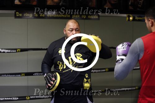 Oostzaan 11 maart 2013
Persconferentie en training Badr Hari bij Mike\'s gym.
Peter Smulders bv