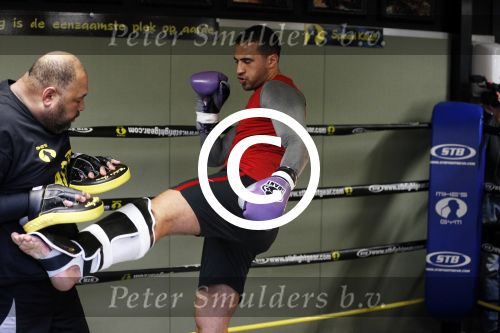 Oostzaan 11 maart 2013
Persconferentie en training Badr Hari bij Mike\'s gym.
Peter Smulders bv