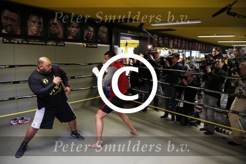 Oostzaan 11 maart 2013
Persconferentie en training Badr Hari bij Mike\'s gym.
Peter Smulders bv