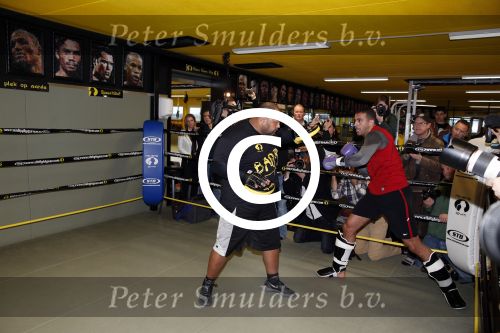 Oostzaan 11 maart 2013
Persconferentie en training Badr Hari bij Mike\'s gym.
Peter Smulders bv