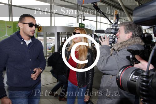 Schiphol 13 maart 2013
Badr Hari en Estelle Cruijff vertrekken vanaf schiphol naar Zagreb waar Badr een K1 event heeft.
Peter Smulders bv