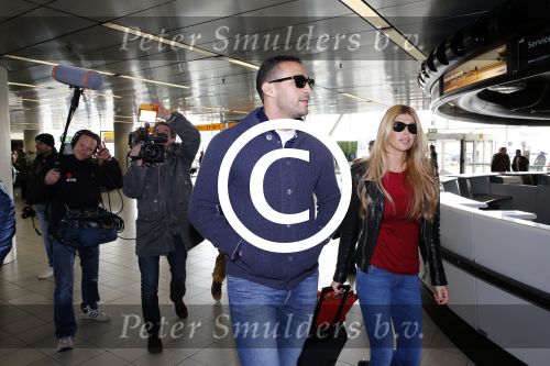 Schiphol 13 maart 2013
Badr Hari en Estelle Cruijff vertrekken vanaf schiphol naar Zagreb waar Badr een K1 event heeft.
Peter Smulders bv
