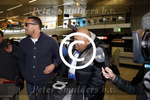 Schiphol 13 maart 2013
Badr Hari en Estelle Cruijff vertrekken vanaf schiphol naar Zagreb waar Badr een K1 event heeft. Badr met zijn trainer Mike
Peter Smulders bv