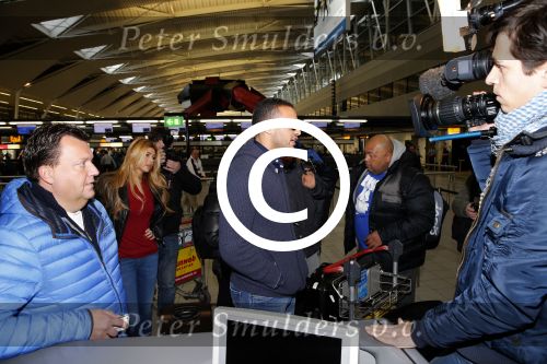 Schiphol 13 maart 2013
Badr Hari en Estelle Cruijff vertrekken vanaf schiphol naar Zagreb waar Badr een K1 event heeft.
Peter Smulders bv
