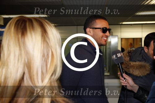 Schiphol 13 maart 2013
Badr Hari en Estelle Cruijff vertrekken vanaf schiphol naar Zagreb waar Badr een K1 event heeft.
Peter Smulders bv