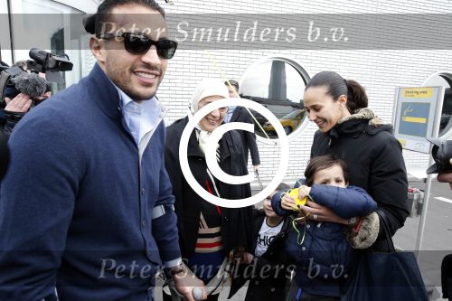 Schiphol 17 maart 2013
Badr Hari en Estelle Cruijff  komen terug van de K1 finale in Zagreb waar Badr zijn voet gebroken heeft . Badr wordt in een rolstoel naar zijn auto gebracht.
Peter Smulders bv