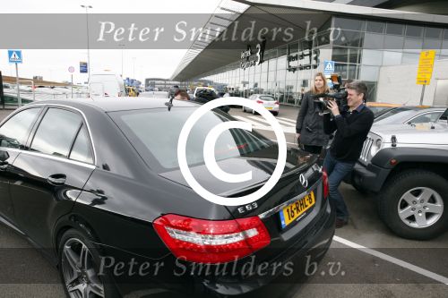 Schiphol 17 maart 2013
Badr Hari en Estelle Cruijff  komen terug van de K1 finale in Zagreb waar Badr zijn voet gebroken heeft . Badr wordt in een rolstoel naar zijn auto gebracht.
Peter Smulders bv
