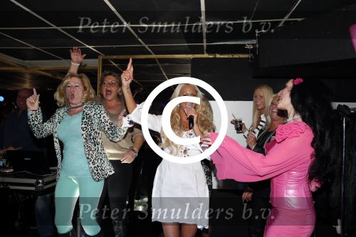 Scheveningen 14 maart 2013
Opening Barbie\'s bar van Barbie (Samantha de Jong) en haar man Michael v d Plas.
Peter Smulders bv