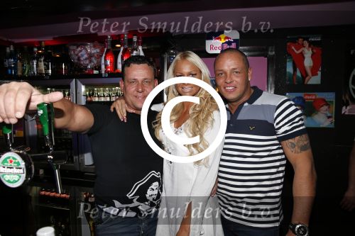 Scheveningen 14 maart 2013
Opening Barbie\'s bar van Barbie (Samantha de Jong) en haar man Michael v d Plas. Met de zwager (broer Michael)
Peter Smulders bv
