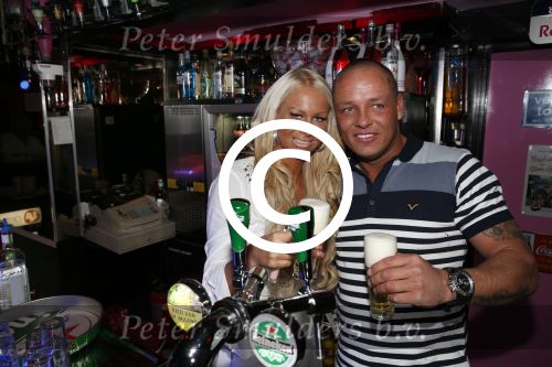 Scheveningen 14 maart 2013
Opening Barbie\'s bar van Barbie (Samantha de Jong) en haar man Michael v d Plas.
Peter Smulders bv