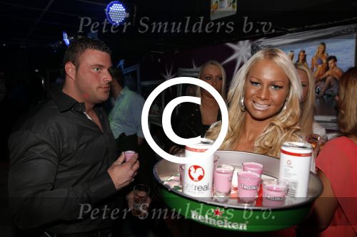 Scheveningen 14 maart 2013
Opening Barbie\'s bar van Barbie (Samantha de Jong) en haar man Michael v d Plas.
Peter Smulders bv