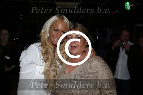 Scheveningen 14 maart 2013
Opening Barbie\'s bar van Barbie (Samantha de Jong) en haar man Michael v d Plas. Barbie met moeder
Peter Smulders bv