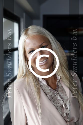 Loosdrecht 21 februari 2013
Presentatie rtl5 programma Huisje boompje Barbie met Samantha de Jong Michael v d Plas en dochter Angelina bij het witte huis.
Peter Smulders bv